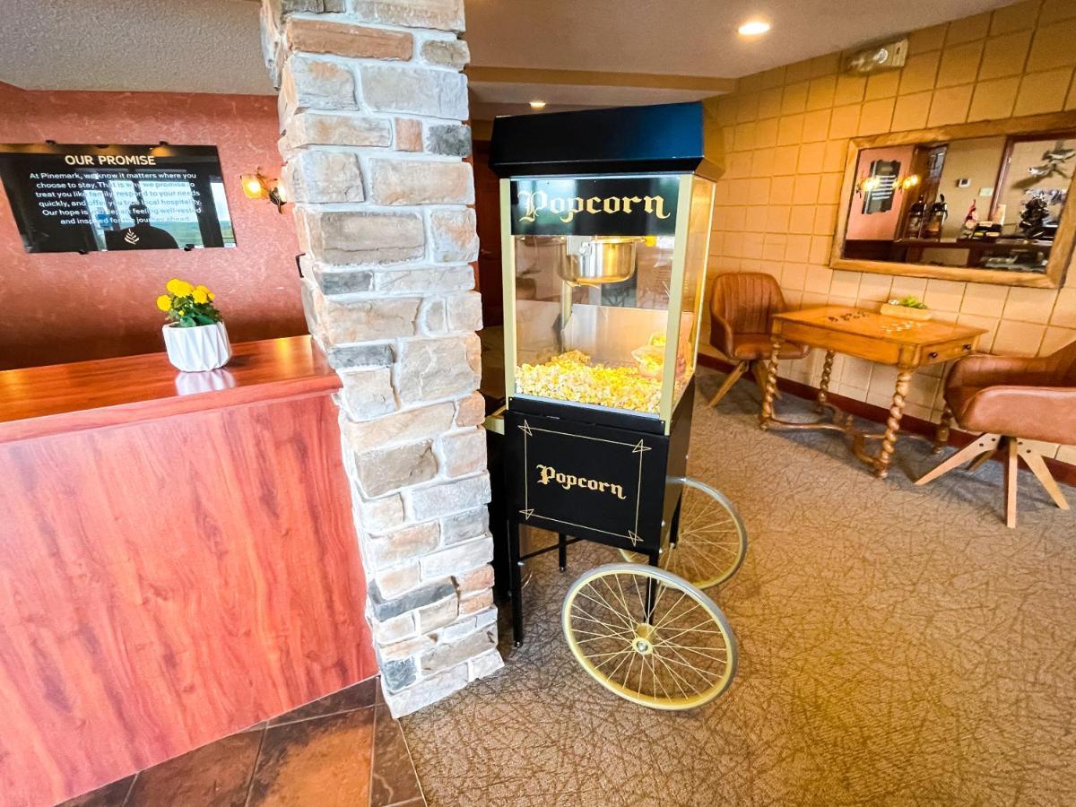 Pinemark Inn Suites Events Saint Clair Buitenkant foto