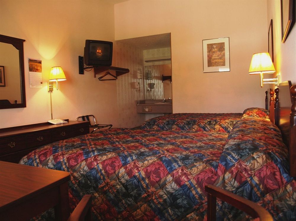 Pinemark Inn Suites Events Saint Clair Buitenkant foto