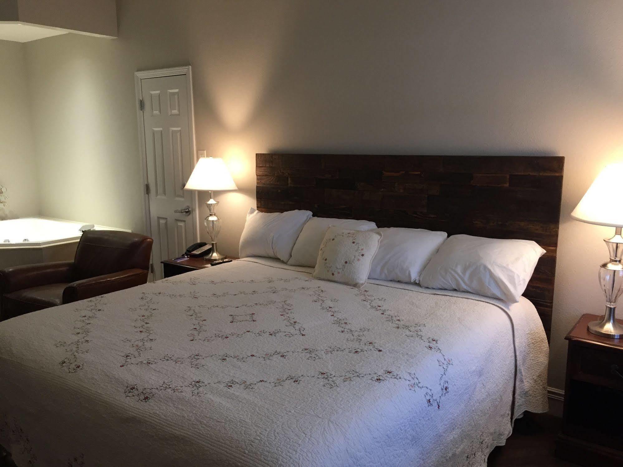 Pinemark Inn Suites Events Saint Clair Buitenkant foto